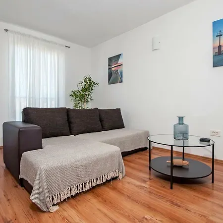 Thalassa Apartment
